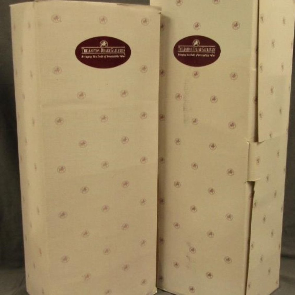 The Ashton-Drake Galleries' "Winter Romance" Porcelain Bride Doll - Picture 7 of 7